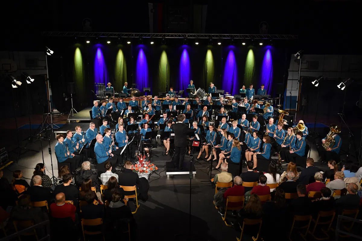 FOTO: Božično novoletni koncert Pihalnega orkestra Železarjev Ravne je bil glasbeni presežek