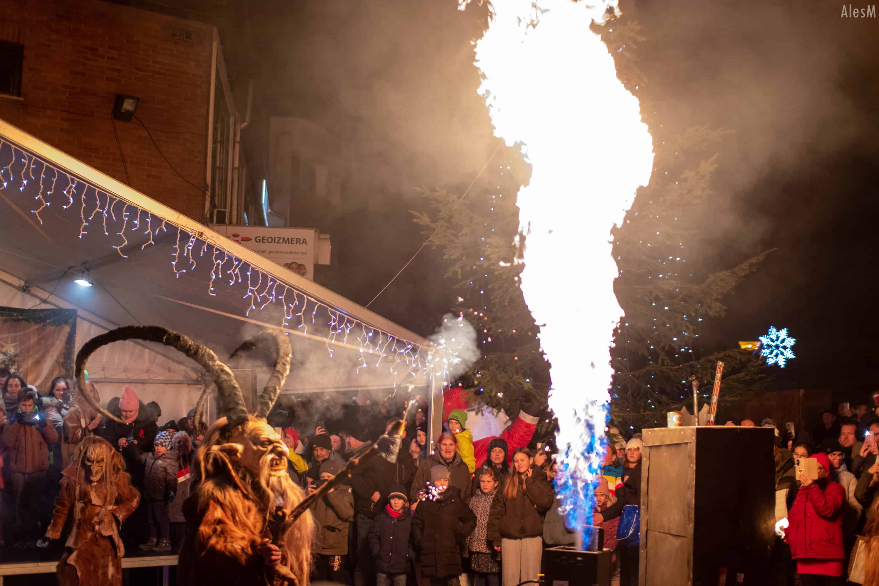 S prižigom lučk bodo jutri na Ravnah vstopili v Čarobni december