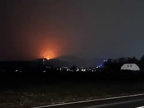 FOTO in VIDEO: Požar je zajel kmetijo na Vrhah