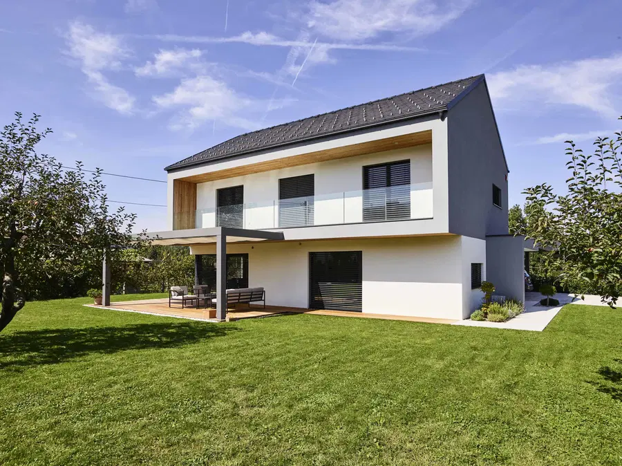 150 m2 in maksimalno ugodje bivanja: montažna hiša za mlado družino