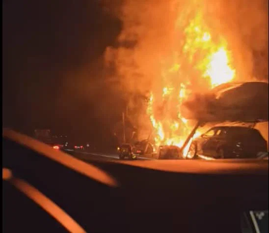 Zaradi požara tovornega vozila štajerska avtocesta zaprta med priključkoma Celje - center in Celje - zahod proti Ljubljani