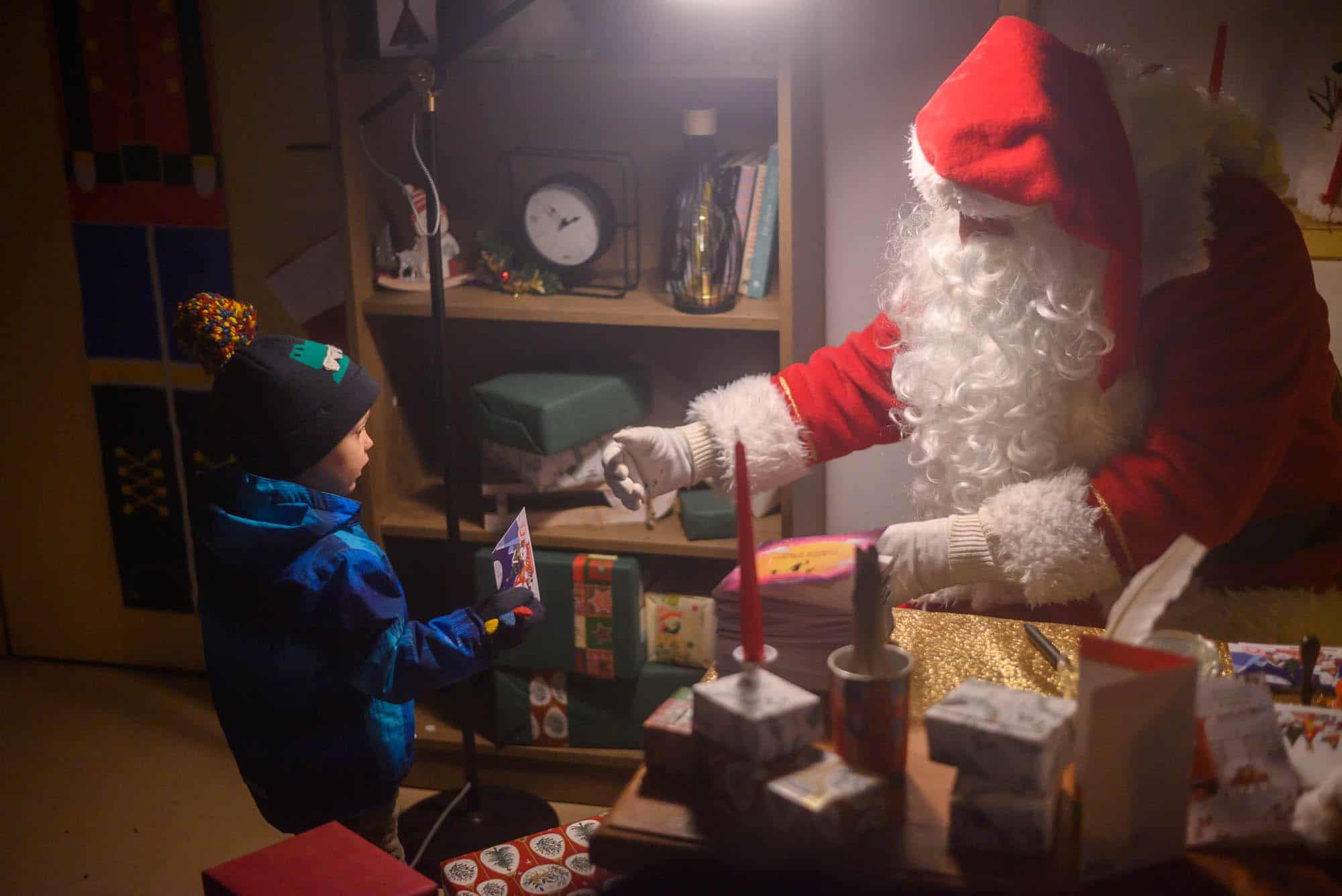 FOTO: Božičkovo domovanje v Črni na Koroškem zaživelo v vsem svojem sijaju