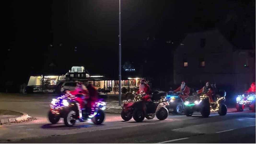 Božiček bo v spremstvu štirikolesnikov obiskal Mežiško dolino. Njegovi škrati bodo pridne otroke tudi obdarili