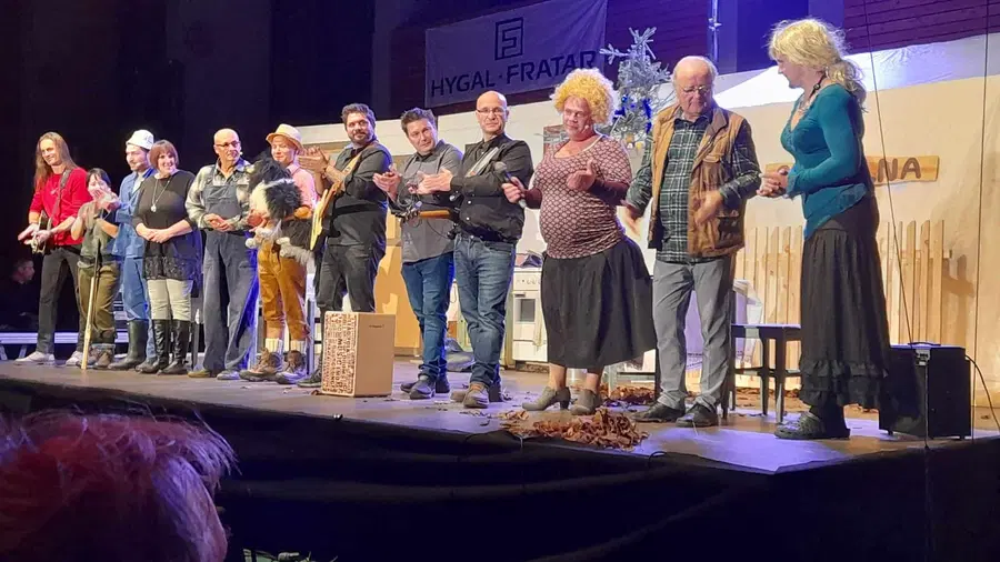 Kimperk teater do zadnjega kotička že tradicionalno napolnil dvorano Špic D