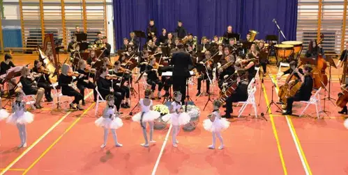 Koroški simfoniki vabijo na tradicionalni Miklavžev koncert na Ravnah na Koroškem