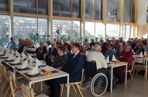 Potekalo je novoletno srečanje krajank in krajanov z Raven na Koroškem starih 80 let in več
