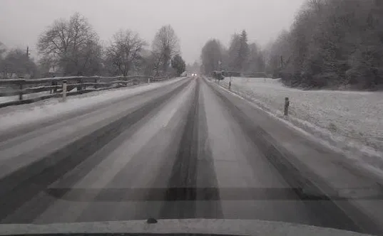 Ponekod na Koroškem so ceste zasnežene
