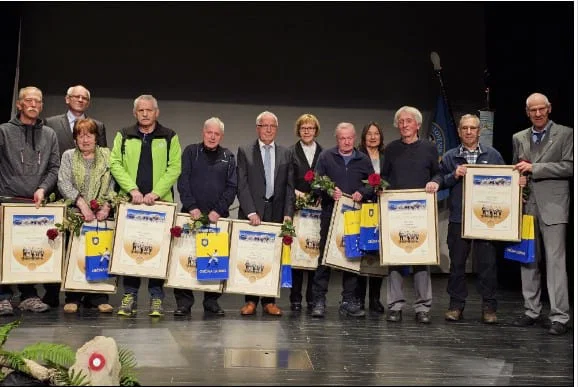 Med prejemniki najvišjih priznanj Planinske zveze Slovenije tudi Korošci: Mirko Tovšak, Marta Krejan Čokl, Marjan Epšek, Rado Krpač in Dušan Grimpelj