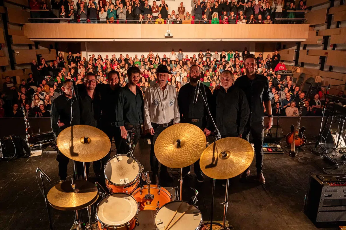 FOTO: Legendarni Vlado Kreslin poskrbel za koncert leta v Narodnem domu Mežica