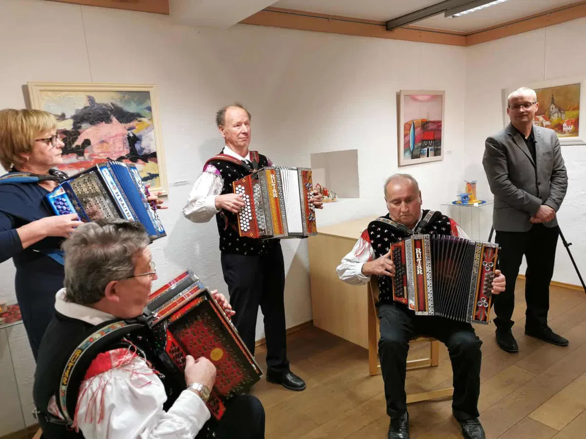 V Dravogradu začeli kulturno dogajanje v tem letu z likovno razstavo Likovne sekcije KD Dravograd