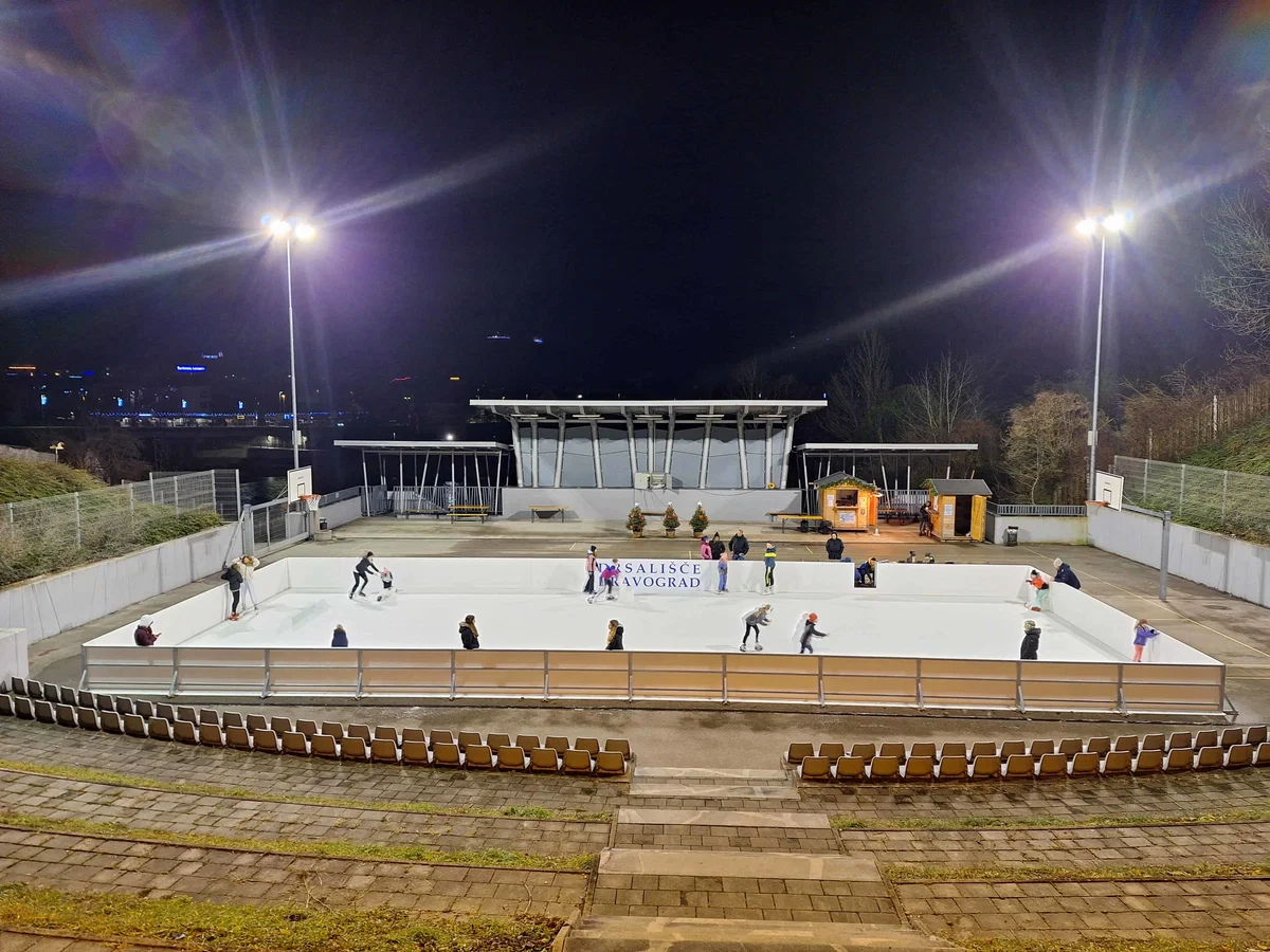 Drsališče v Dravogradu ima nov odpiralni čas. Drsali boste lahko še cel januar