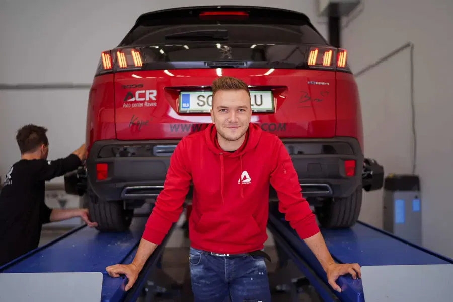 V Avto Centru Ravne so že pripravljeni na menjavo pnevmatik