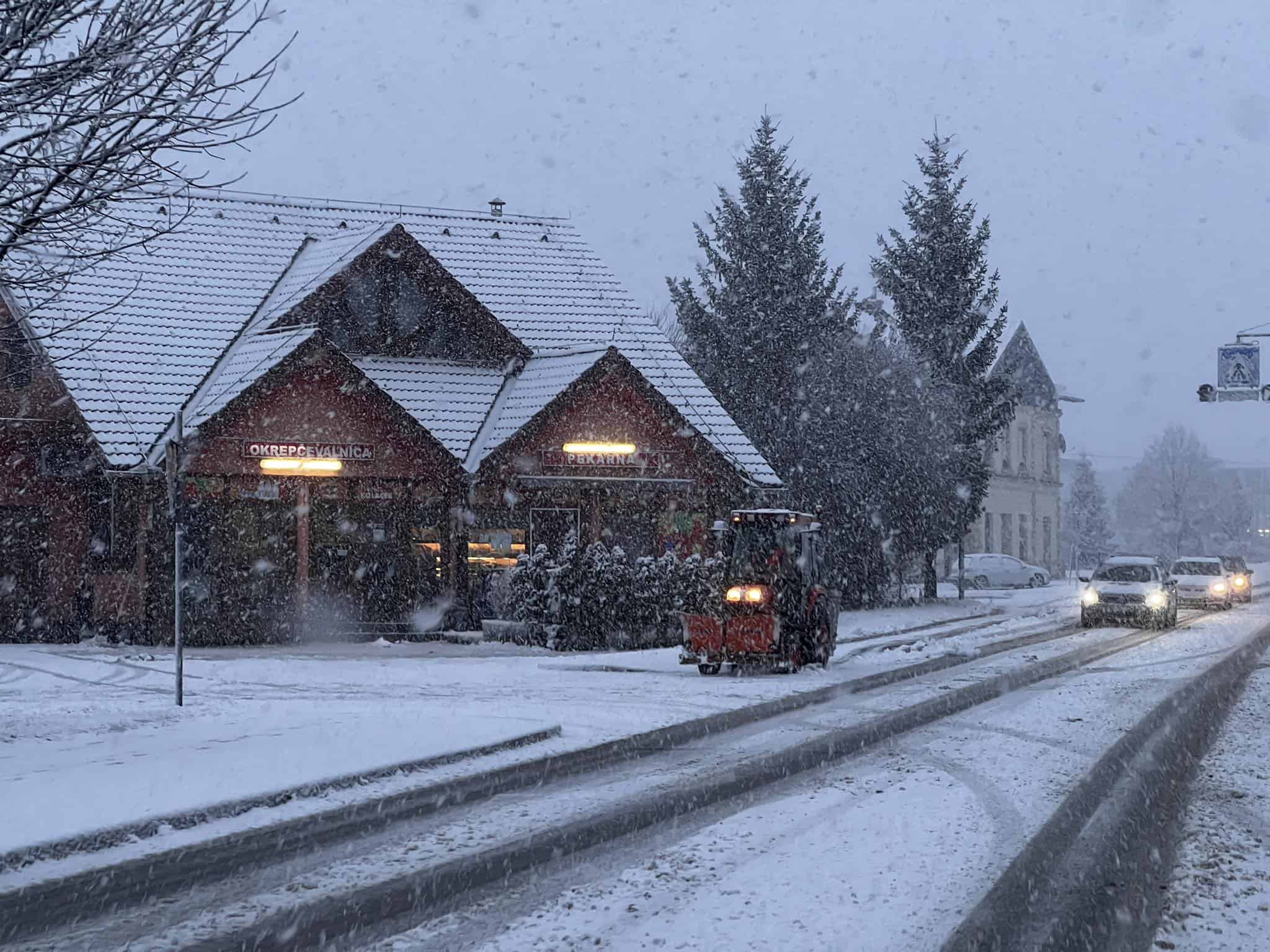 V petek sneg do nižin Koroške, Štajerske in Pomurja, izdano oranžno opozorilo 