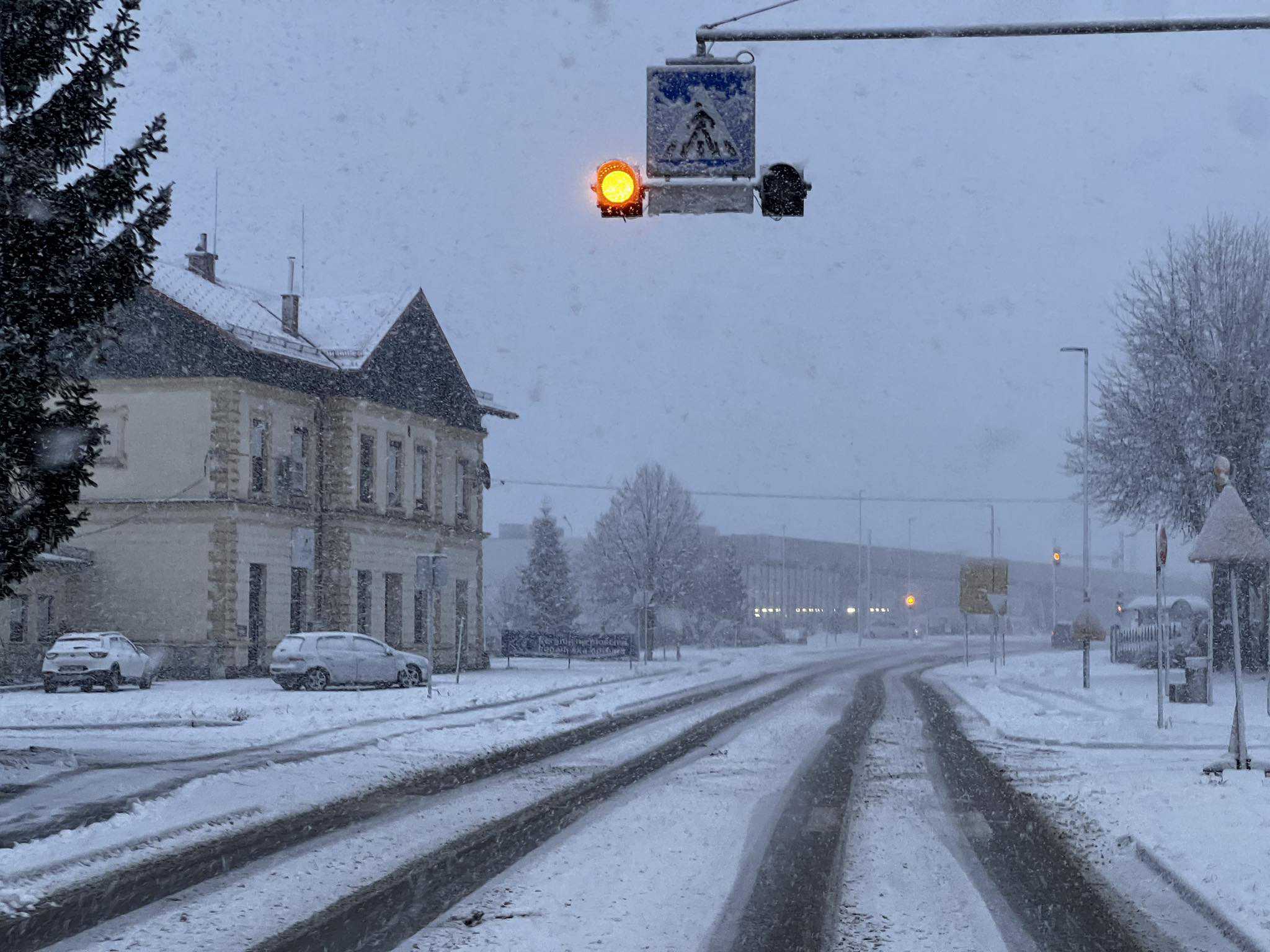 Bliža se 15. november, rok za obvezno zimsko opremo na avtomobilih.
