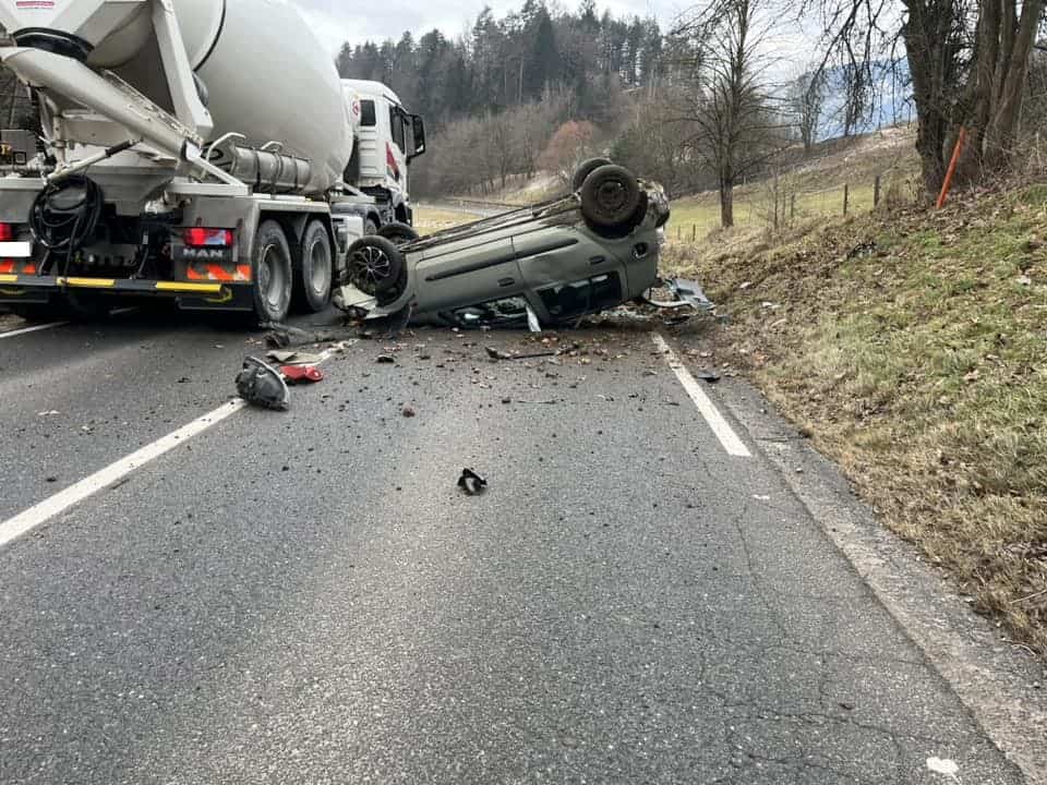 Obvestilo: Prišlo je do prometne nesreče na Selah