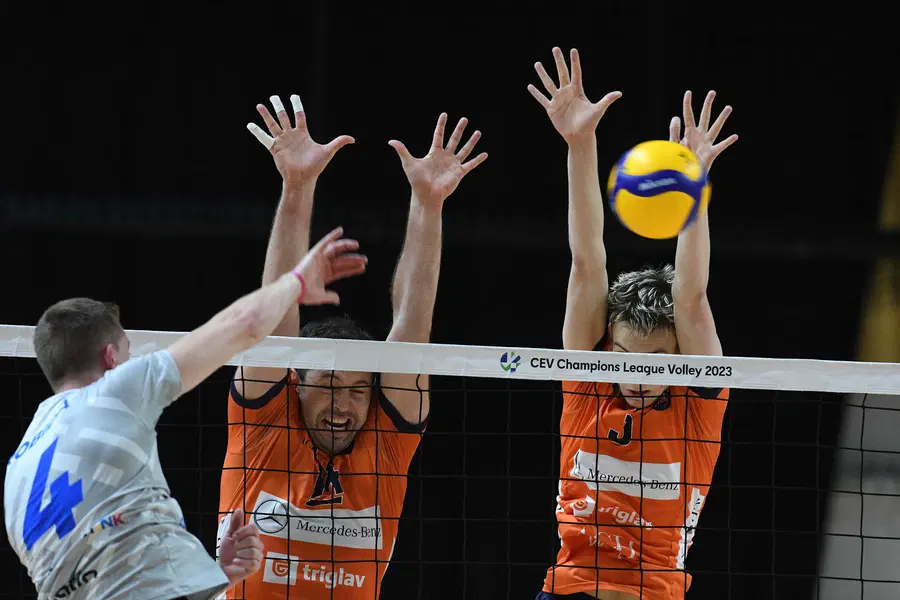 Mladi odbojkaši Fužinarja do novih točk, člani brez uspeha proti prvakom