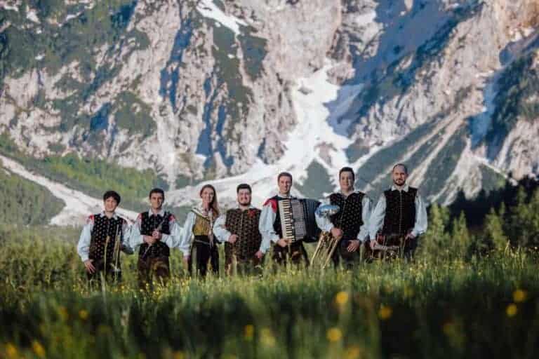 Noro vznemirljive zabave na Kopah se nadaljujejo tudi v januarju in februarju. Ta vikend zabava z Ansamblom Saša Avsenika