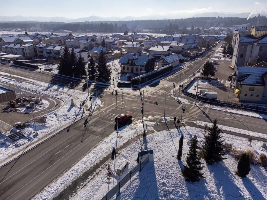Vreme: Ponoči bo začelo snežiti