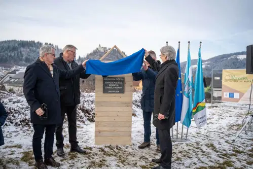 VIDEO in FOTO: Podjetje Pergola d.o.o. bo doniralo novo hišo družini prizadetim v poplavah
