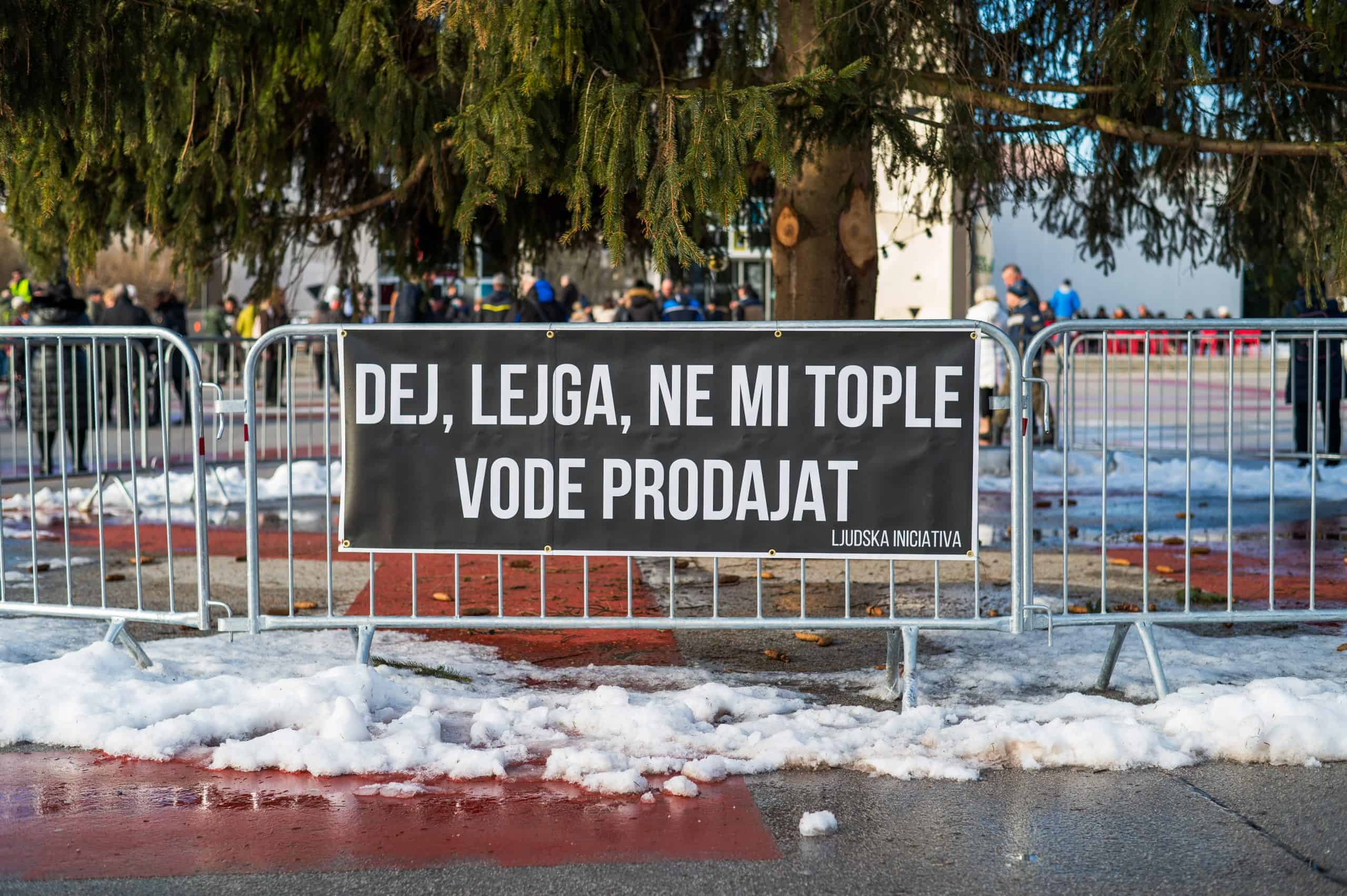 Podjetja na Ravnah začela odpovedovati pogodbe s Petrolom