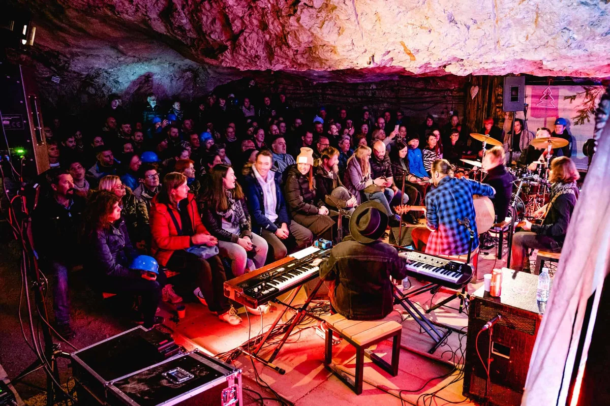 Na Valentinovo se bo v Podzemlju Pece odvil edinstven akustični koncert. Prihajata Tomi M. in Gušti 