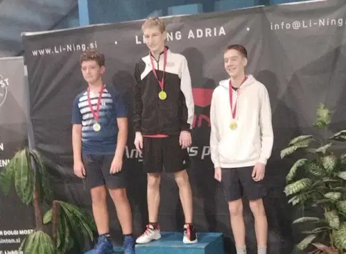 V Ljubljani je potekal 4. turnir mladinske Li-Ning lige: Boštjan v finalu boljši od Olenik-Ribiča