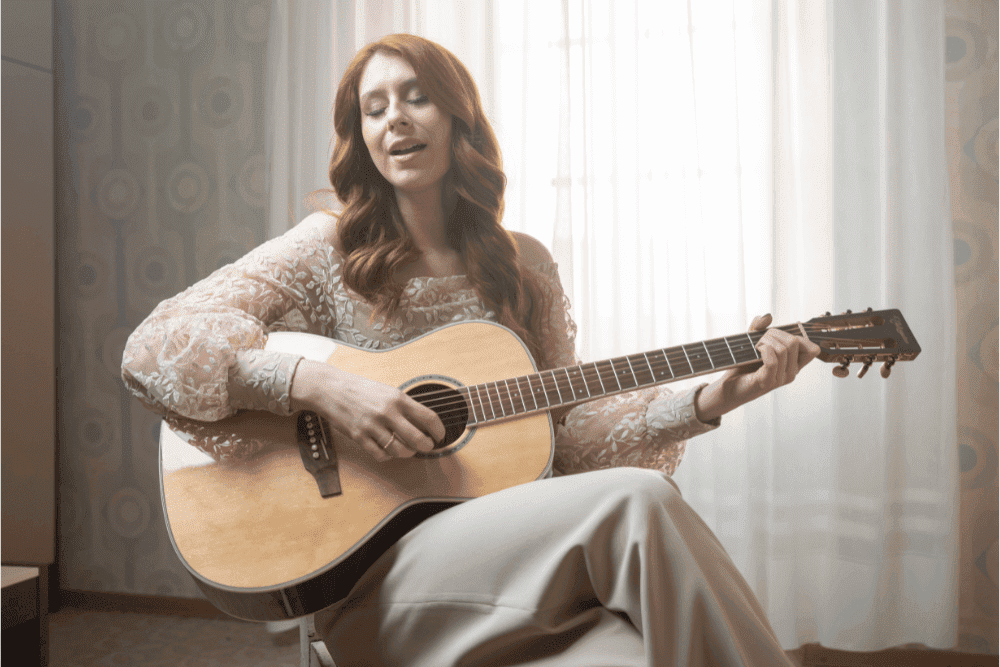 Eva Boto nadaljuje turnejo "Kjer najbolj gori"