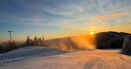 Med prazniki s ski busom brezplačno na smučišče Kope