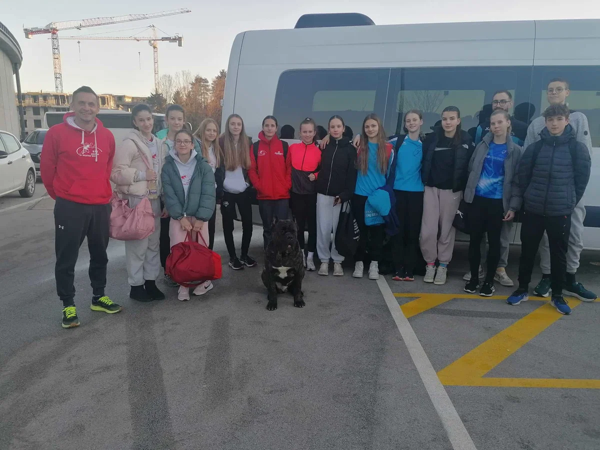 Koroški atleti blesteli na dvoranskem državnem prvenstvu. Ana Vita Verneker državna prvakinja