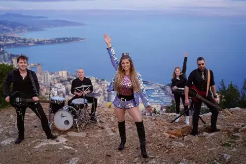 VIDEO: Nastja Gabor leti na krilih ljubezni. Čisto prava zaroka na snemanju videa v Monaku