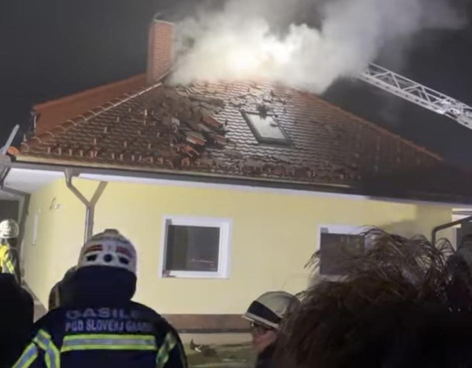 Pomagajmo družini Štaleker iz Slovenj Gradca, ki jim je ogenj uničil dom