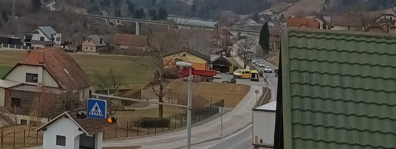 Obvestilo: Prišlo je do prometne nesreče  na Gortini
