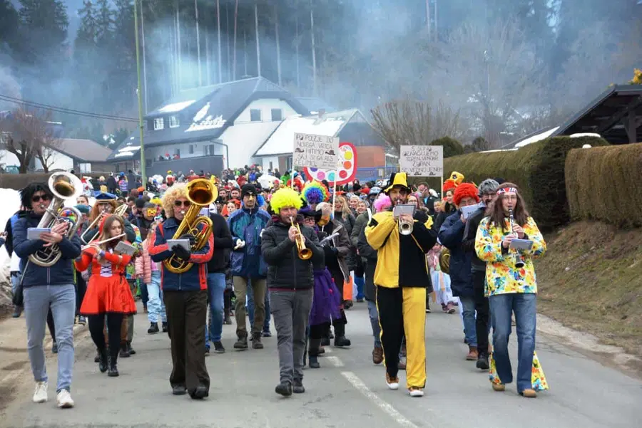 Na največjo pustno gavdo v Kotljah z organiziranim prevozom