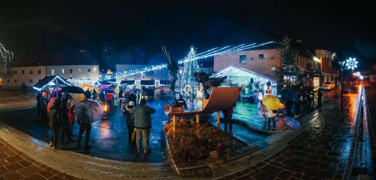 Miklavž bo nocoj obiskal otroke na Ravnah v okviru Čarobnega decembra
