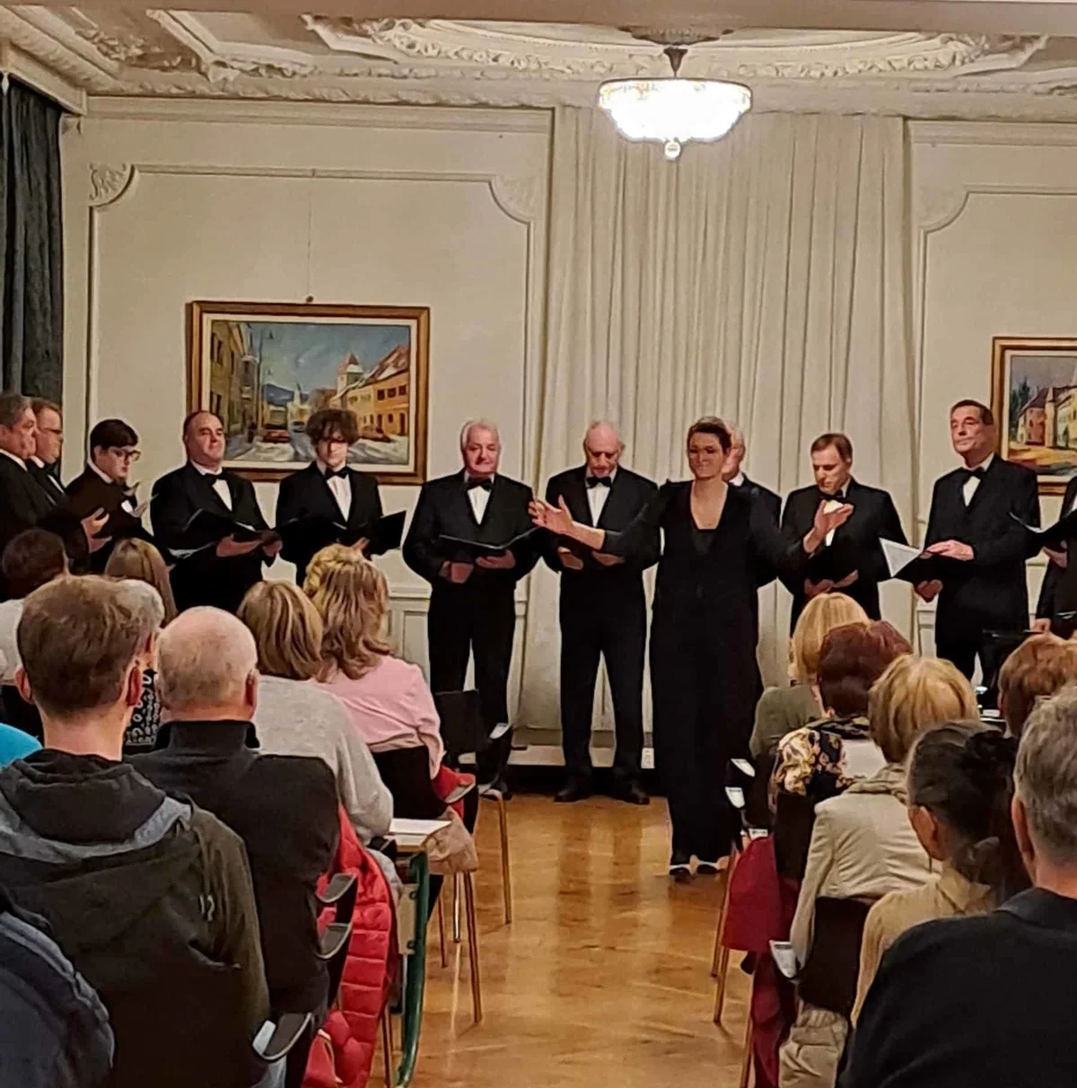 V Dravogradu uspešno izpeljali Območno revijo odraslih pevskih zborov
