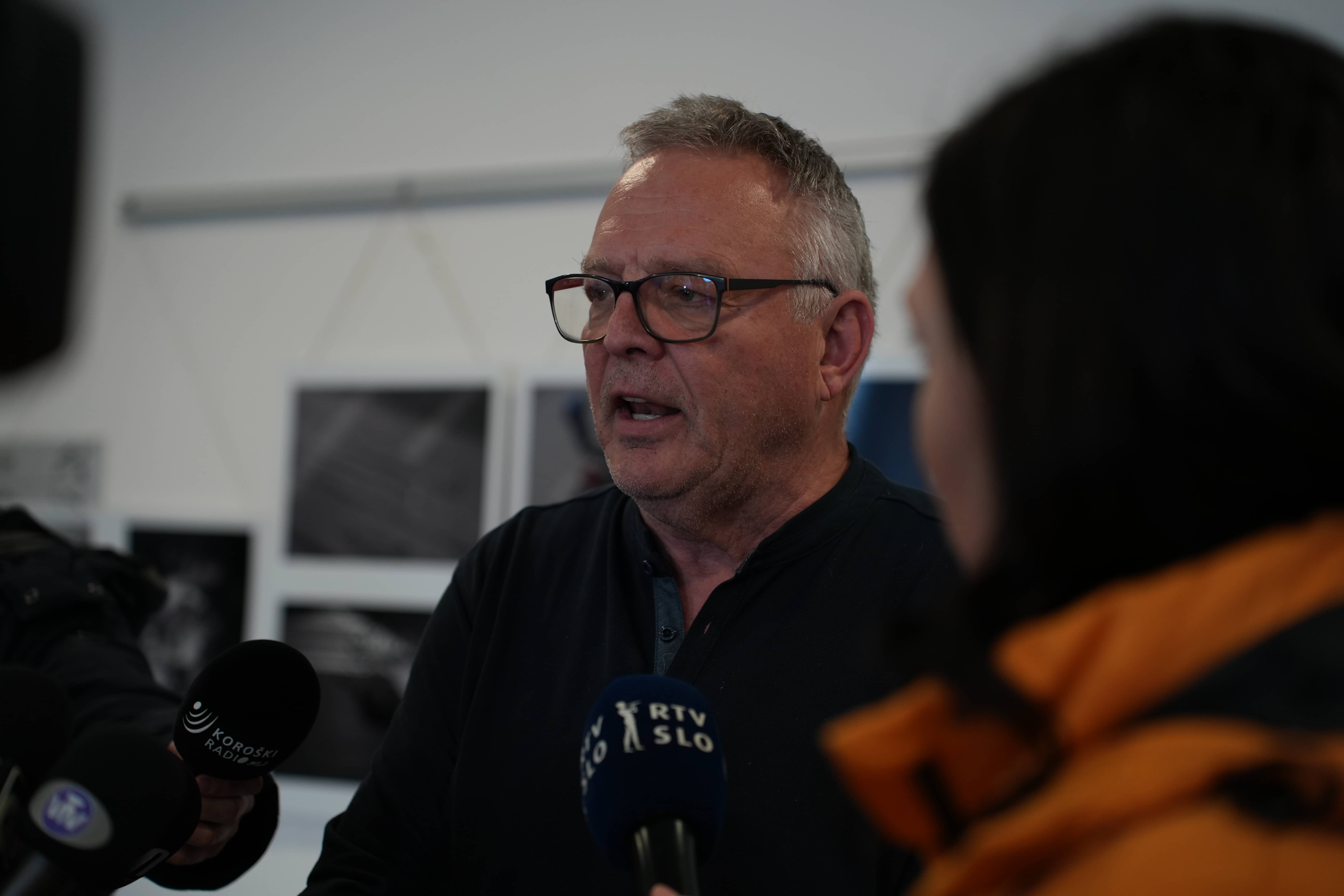 Minister Novak: Zadrževalniki so nujni, če nočemo, da bodo posledice take kot v Prevaljah, ko je bilo zaradi neodkupljenega zemljišča polovica Prevalj poplavljenega