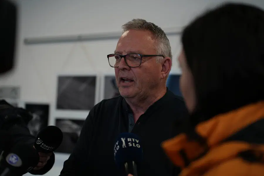 Minister Novak: Zadrževalniki so nujni, če nočemo, da bodo posledice take kot v Prevaljah, ko je bilo zaradi neodkupljenega zemljišča polovica Prevalj poplavljenega