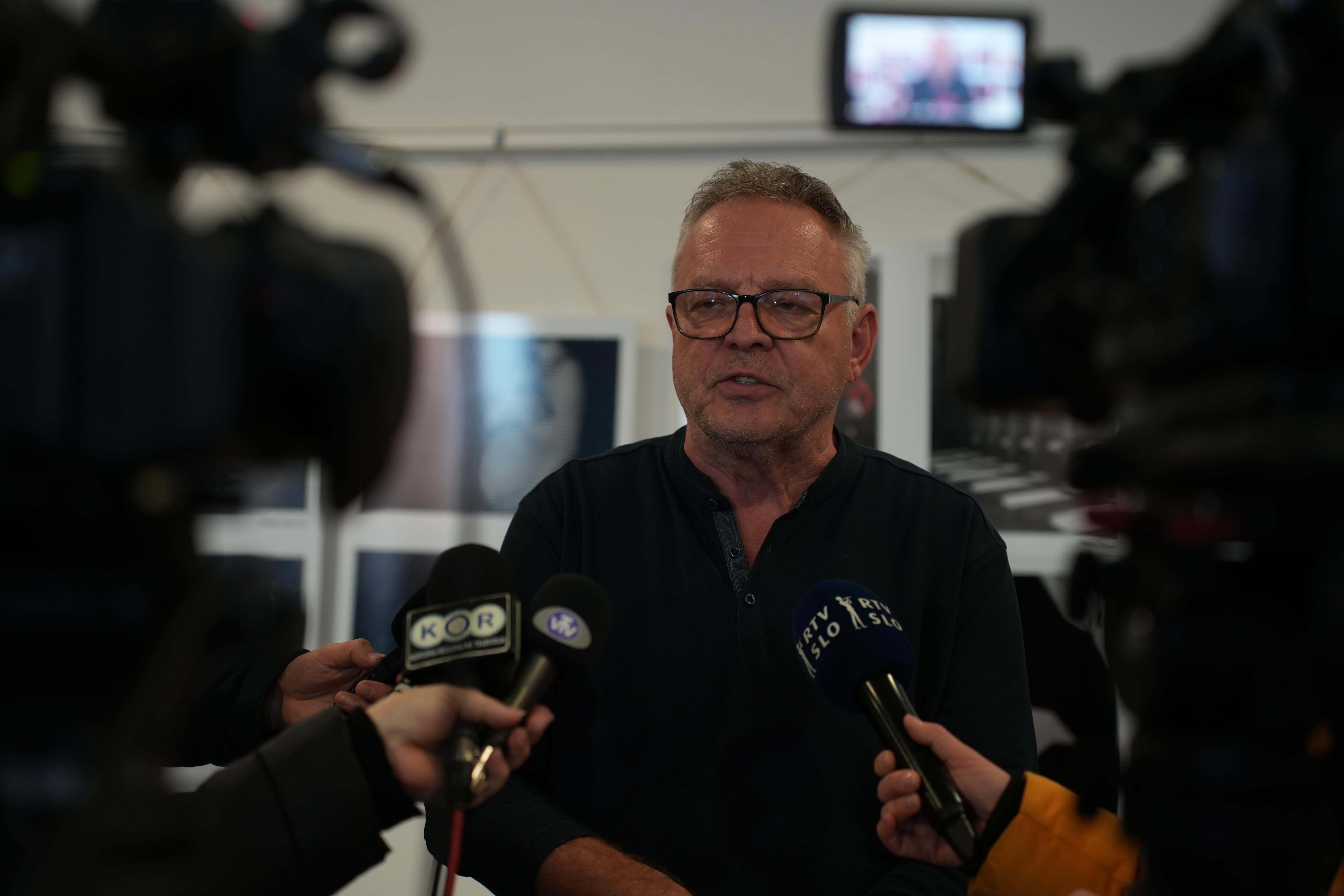 VIDEO IN FOTO: Minister Novak z videnim na Koroškem zadovoljen, kmetje izrazili nezadovoljstvo