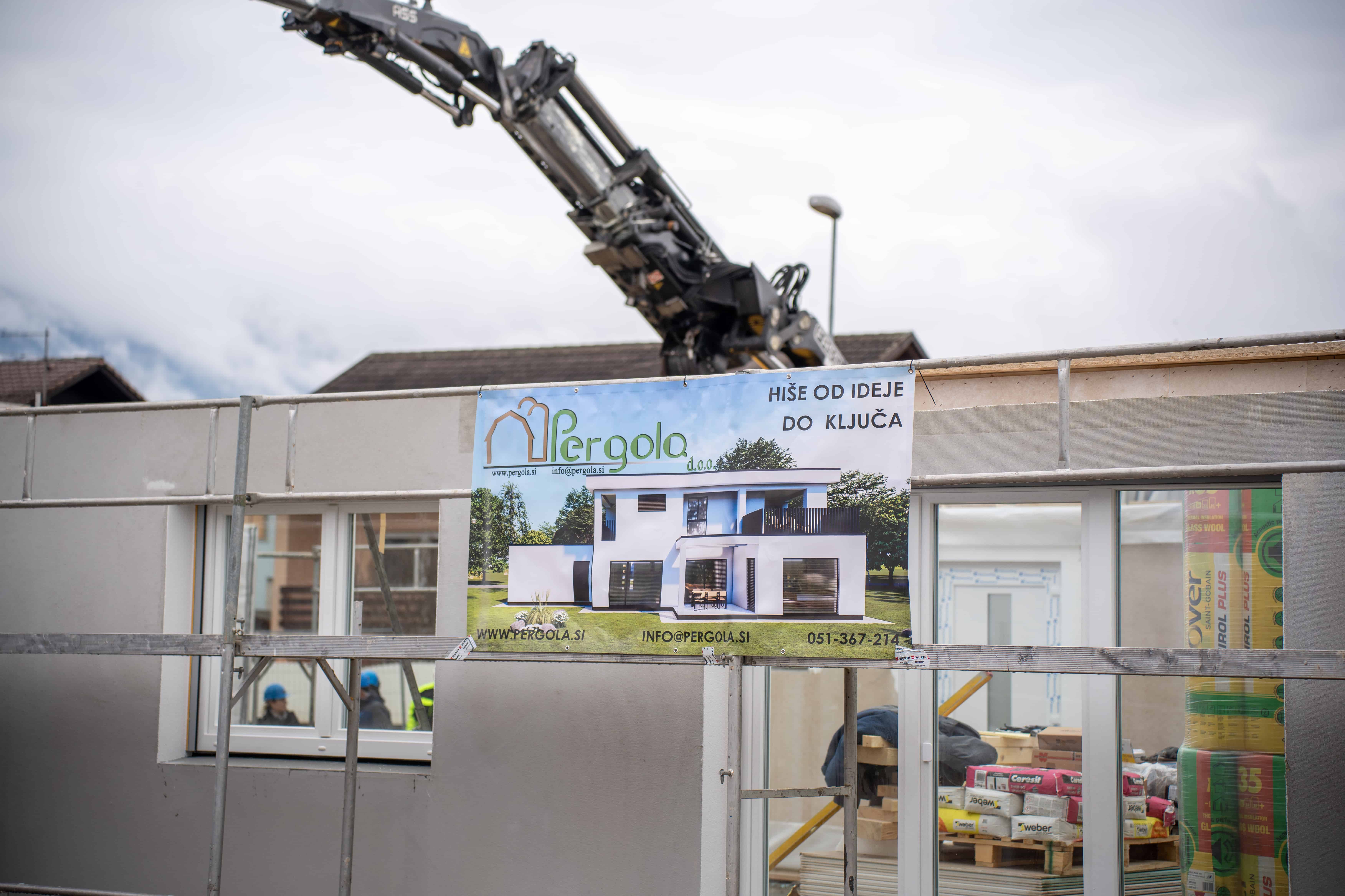 V Slovenj Gradcu Hiša novega začetka že dobiva obliko (FOTO in VIDEO)