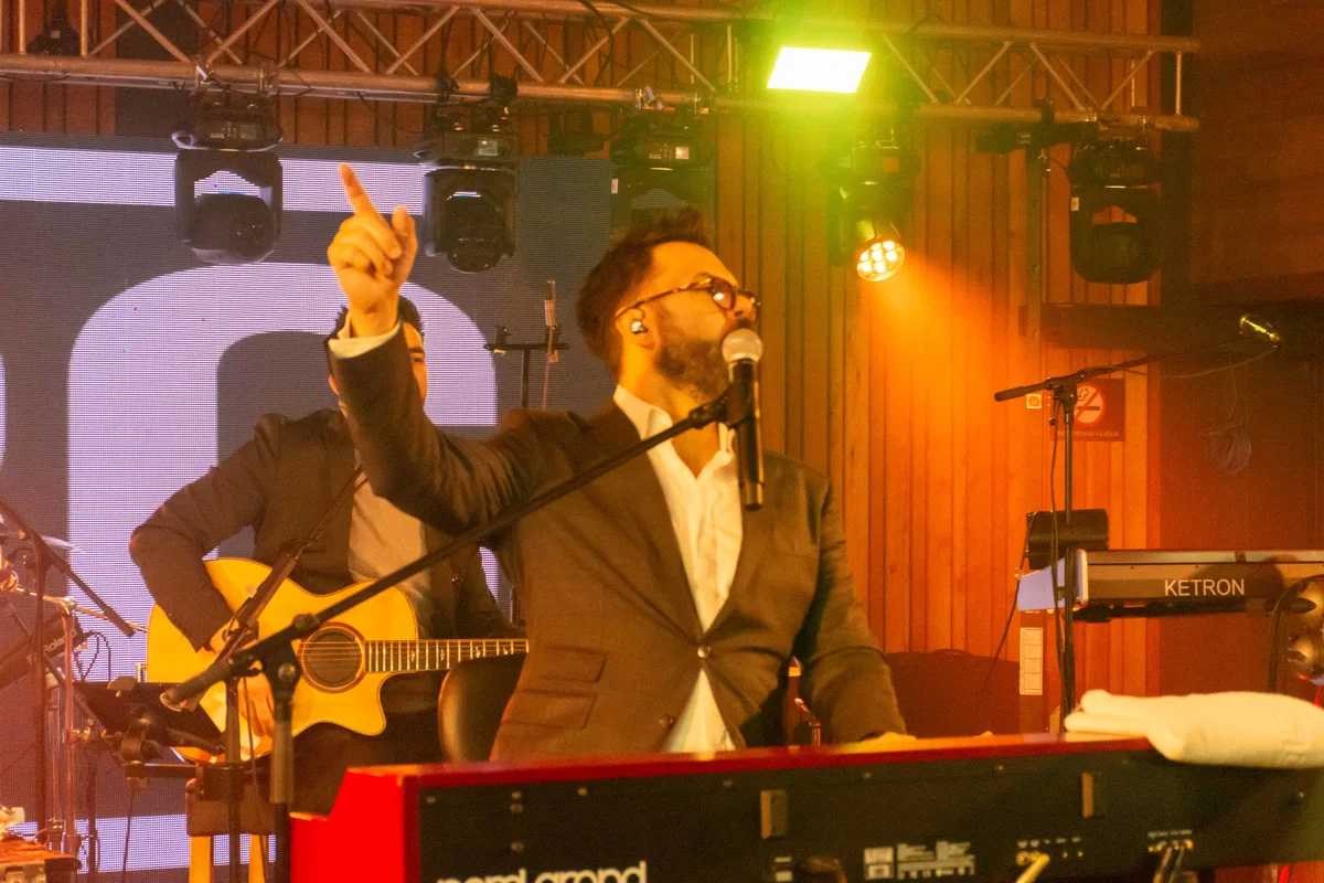 ESGE Fest: Jutri vabljeni na odličen večer s Petrom Grašom in Dejanom Dogaja