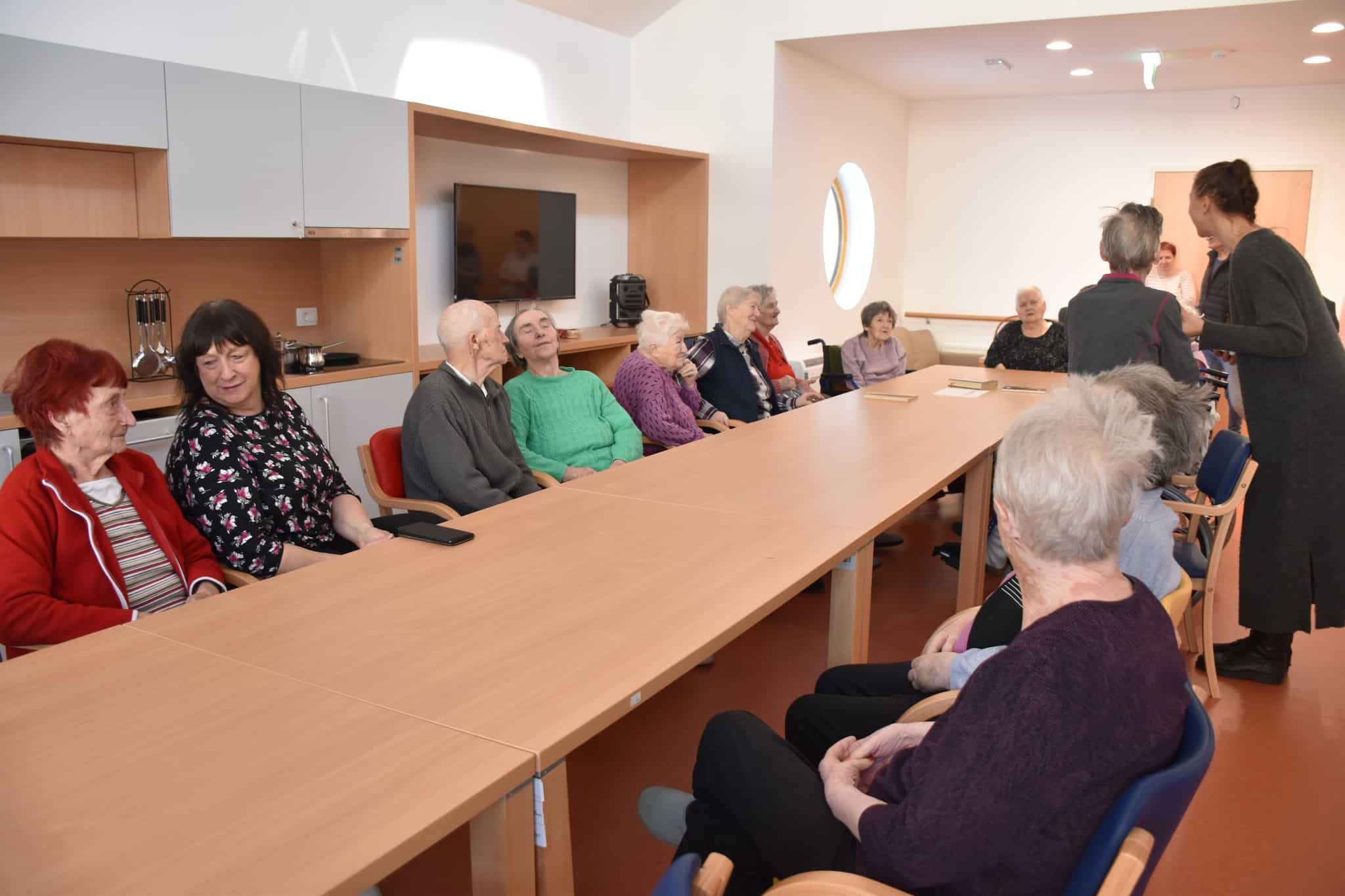 V novih prostorih doma starejših v Črnečah že stanovalci