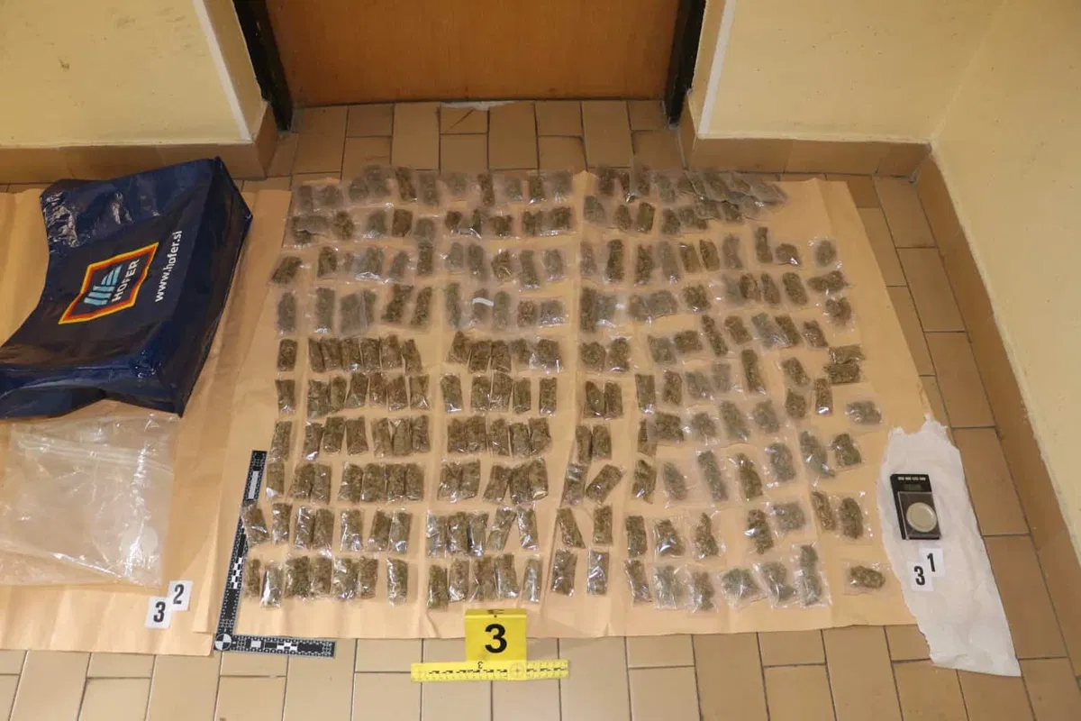 45-letniku policisti zasegli več prepovedanih drog