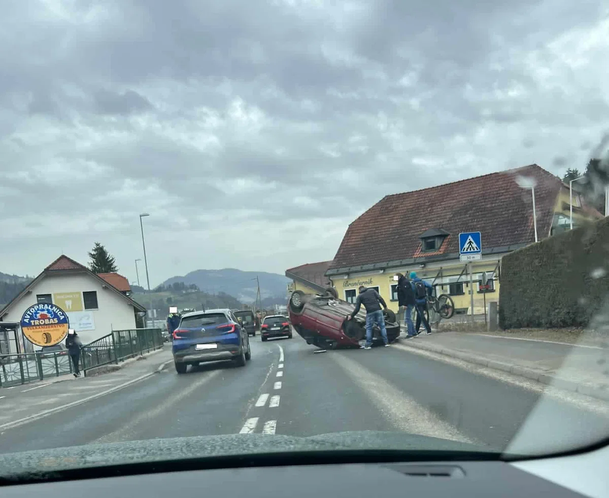 Obvestilo: Prišlo je do prometne nesreče pri Brančurniku na Prevaljah