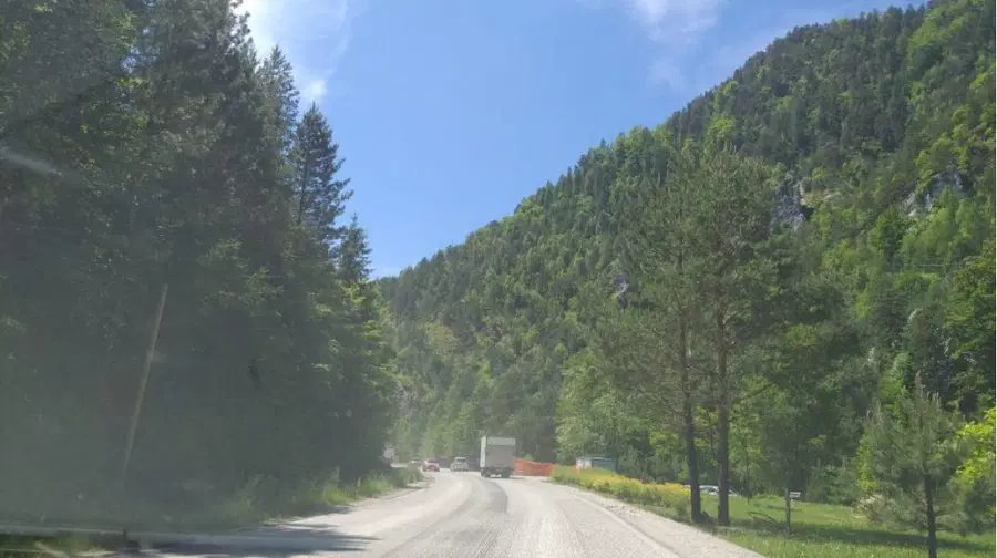 Začela se je rekonstrukcija ceste Mežica-Črna s sočasno ureditvijo kolesarske povezave