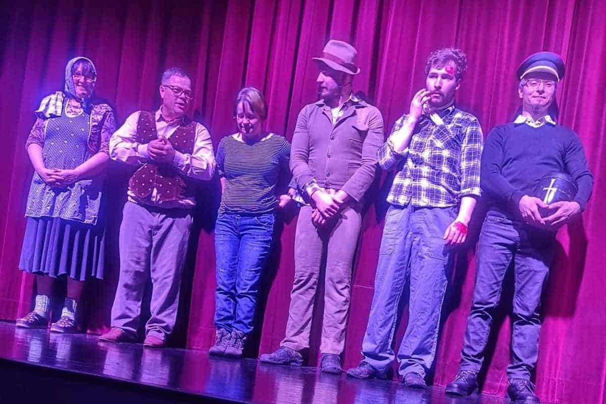 V večnamenski dvorani Kotlje bodo ob dnevu žena nastopili Kimperk teater in Zala Črešnik