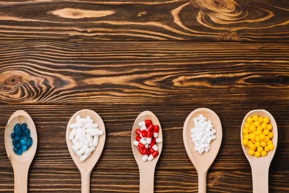 Nujno ali nepotrebno? Kdaj so prehranski dodatki smiselna izbira?