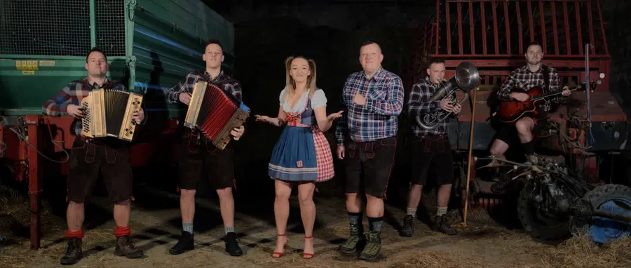 Ansambel Šepet praznuje deset let in ob tem predstavlja projekt od "Koroške do Gorenjske"