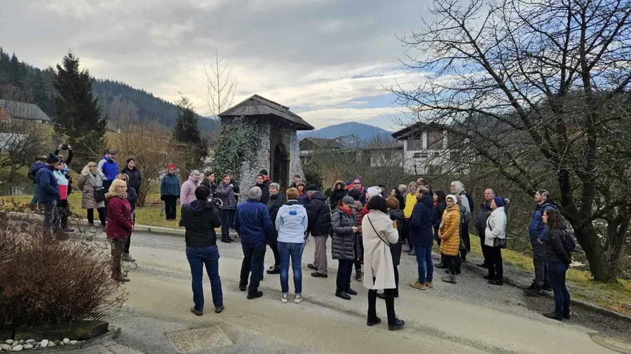 V Vuzenici so se danes podali na sprehod po tamkajšnji kulturni dediščini