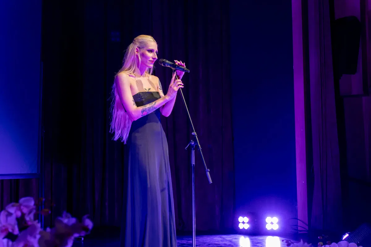 Raiven s skladbo Veronika v sobotnem finalu 68. tekmovanja za pesem Evrovizije