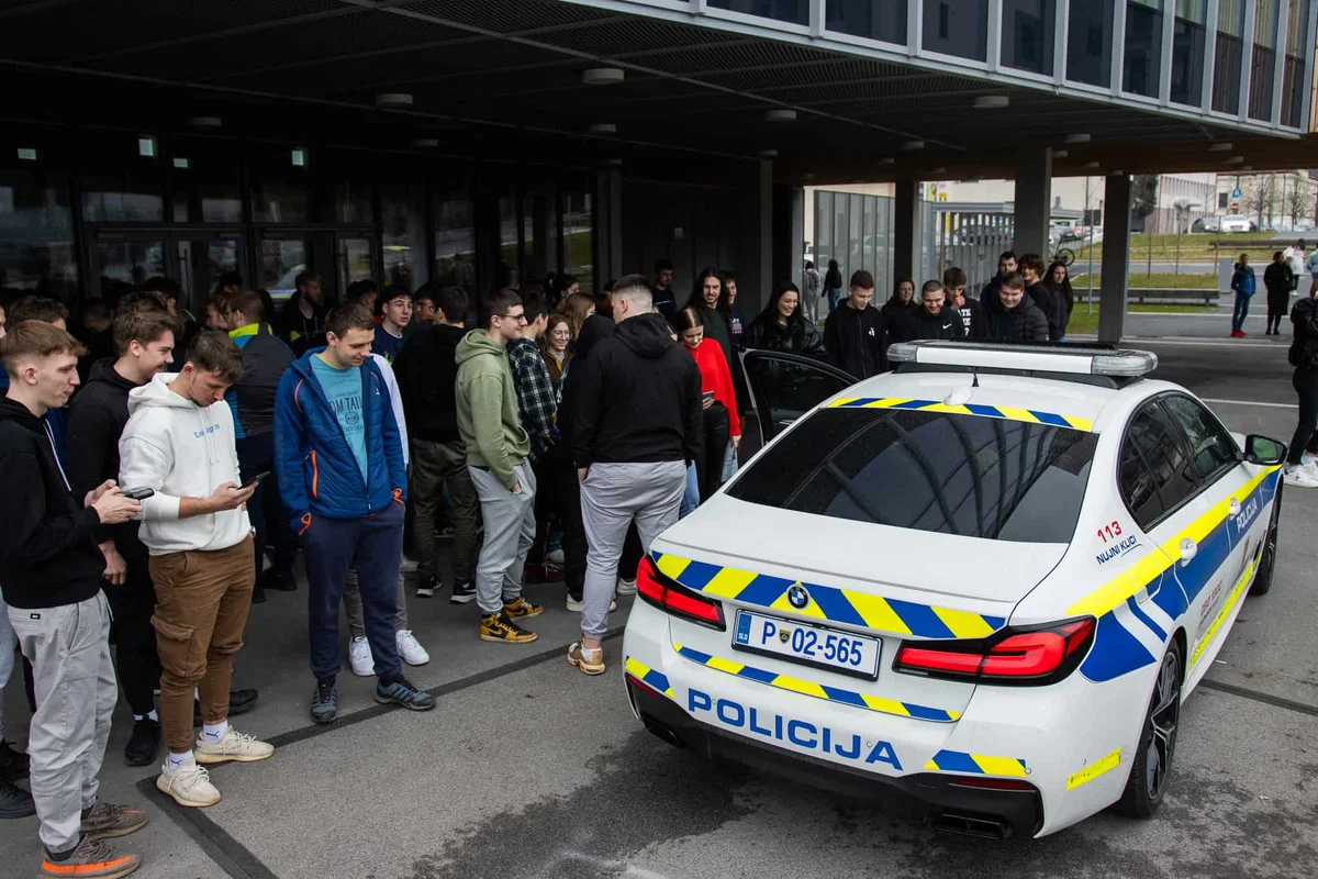 FOTO: Na Šolskem centru v Slovenj Gradcu so se predstavili policisti